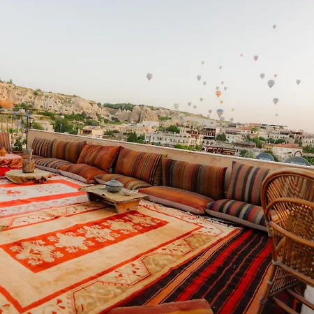 Gueven Cave 酒店 *